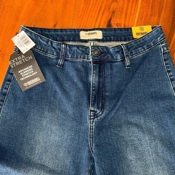 Rock&Roll Cowgirl Bargain Button Flare sz 30 x 34 NWT - Picture 2 of 9